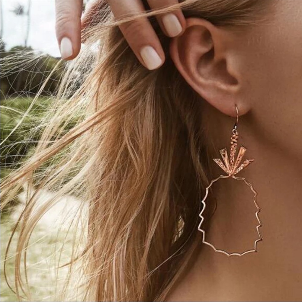 Hollow Out Pineapple Drop Earrings - Silver